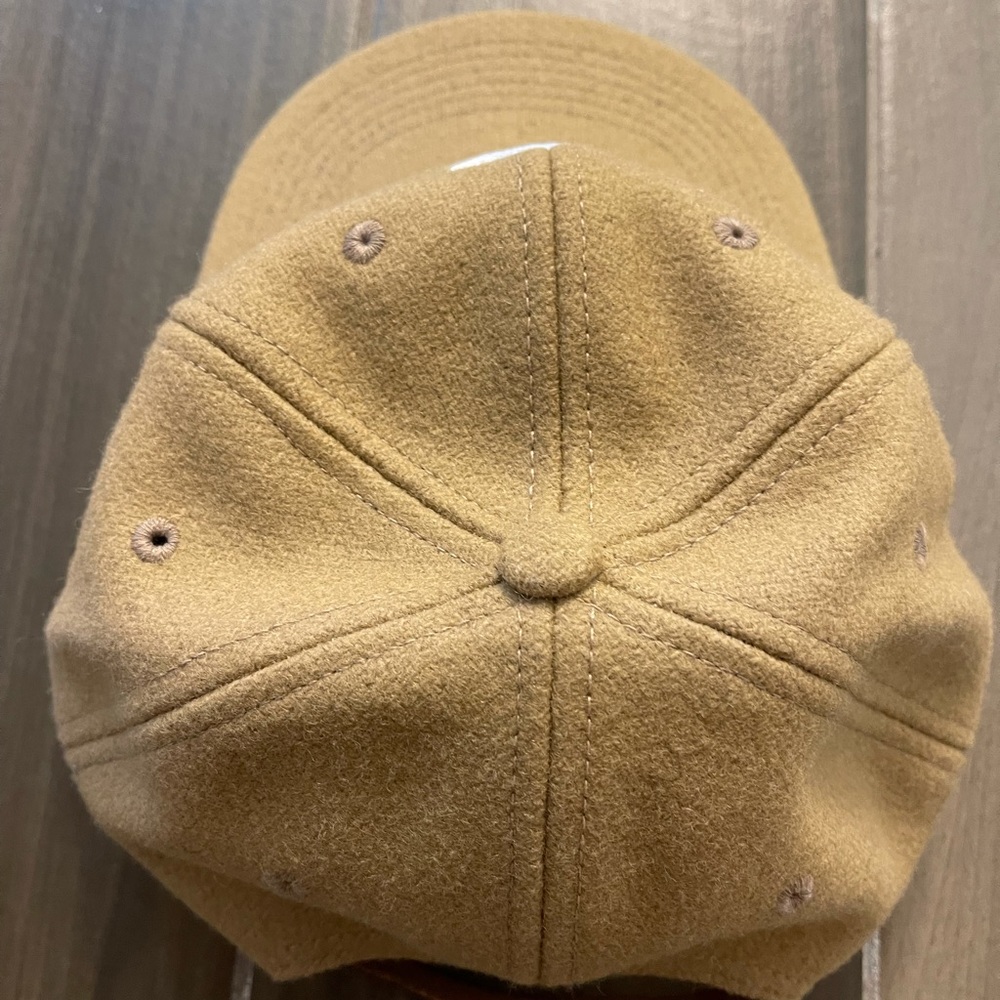 Auth . Supreme hat - Picture 3 of 4